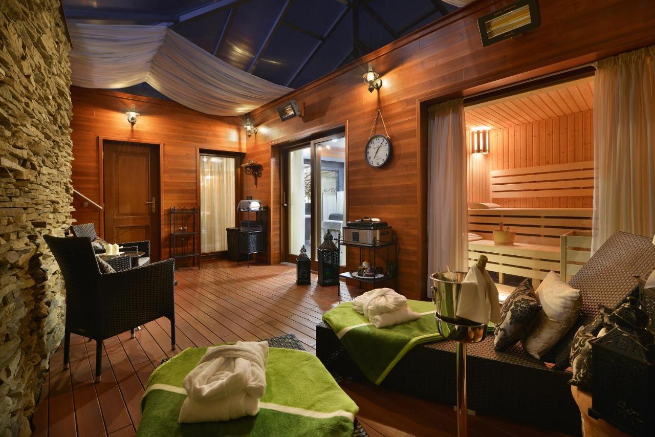 Hotel Morris Premium Collection เชสกาลีปา ภายนอก รูปภาพ