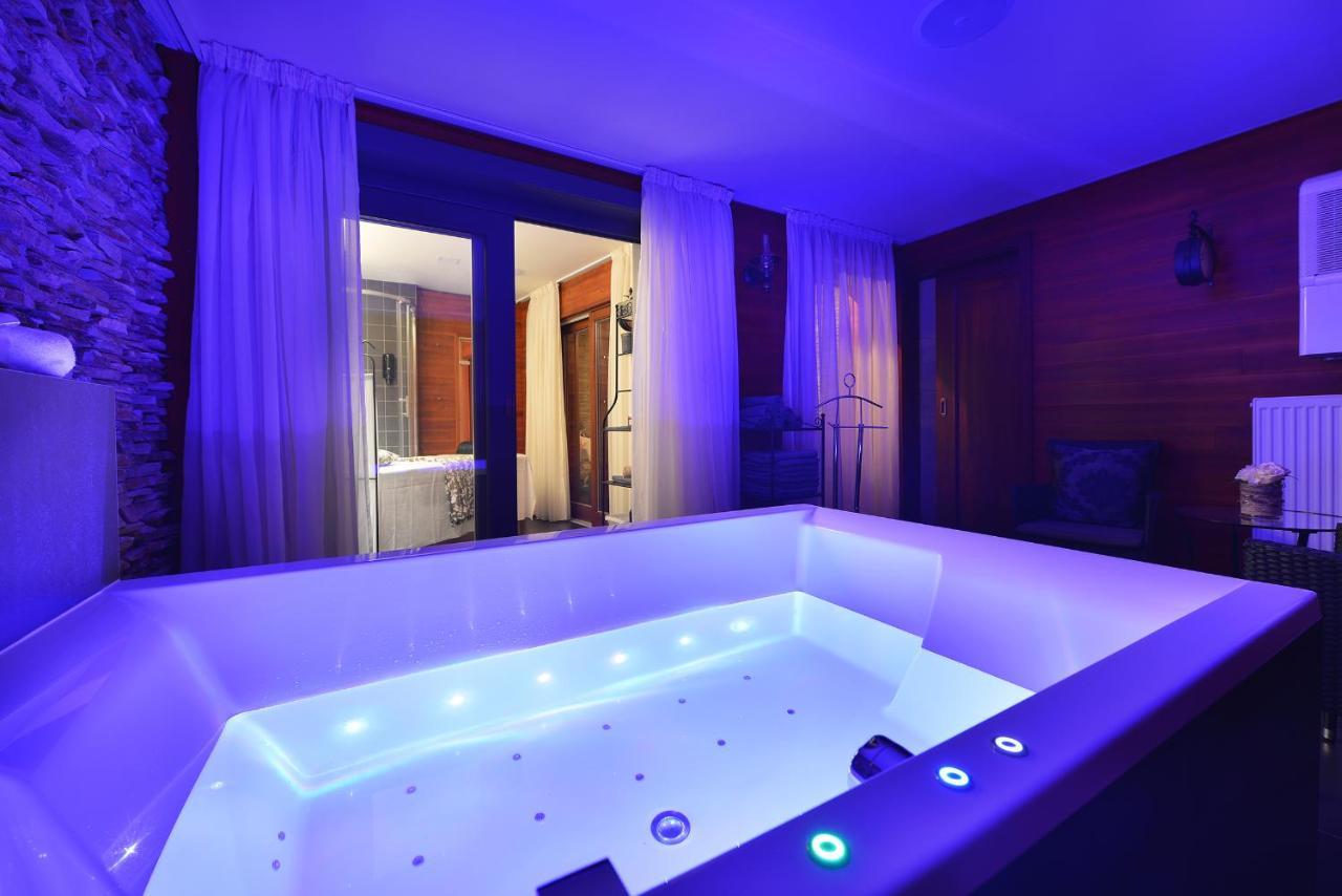 Hotel Morris Premium Collection เชสกาลีปา ภายนอก รูปภาพ