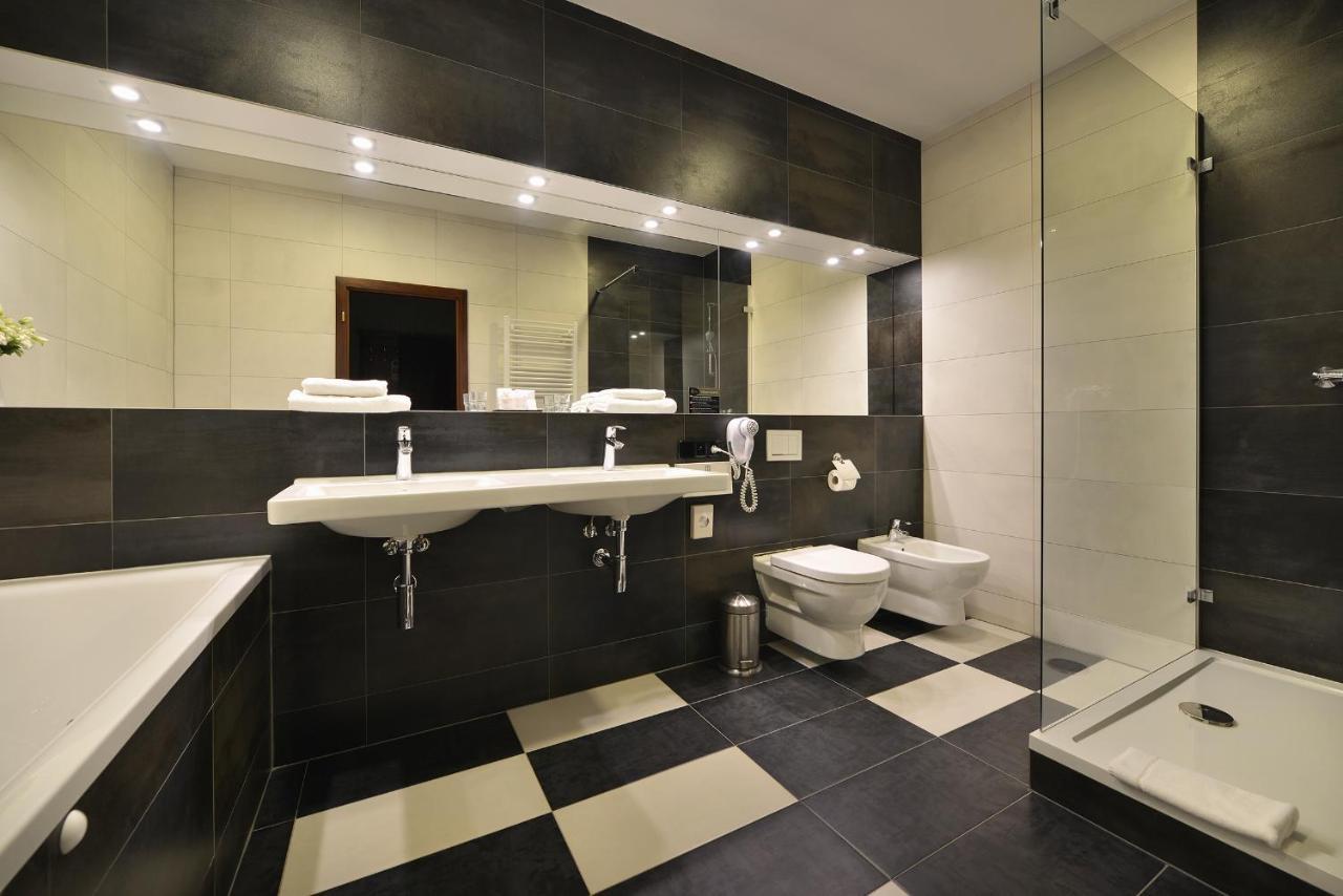 Hotel Morris Premium Collection เชสกาลีปา ภายนอก รูปภาพ